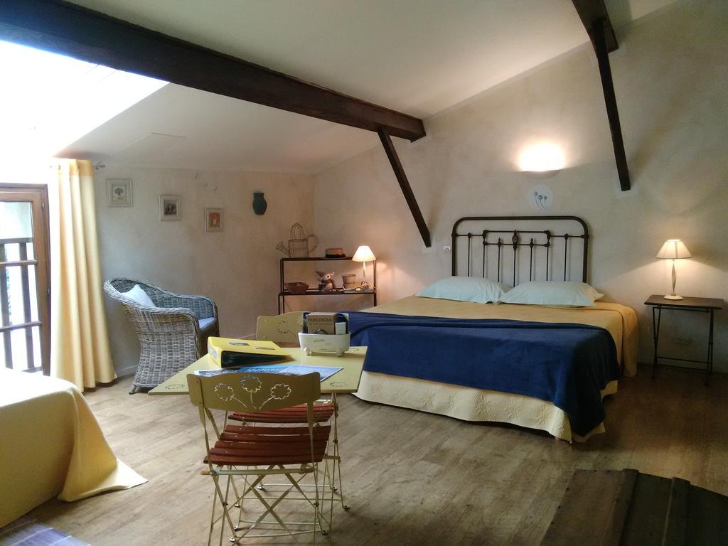 Bed and Breakfast L'Estapade Des Tourelons Сен-Жан-ан-Руаян Экстерьер фото