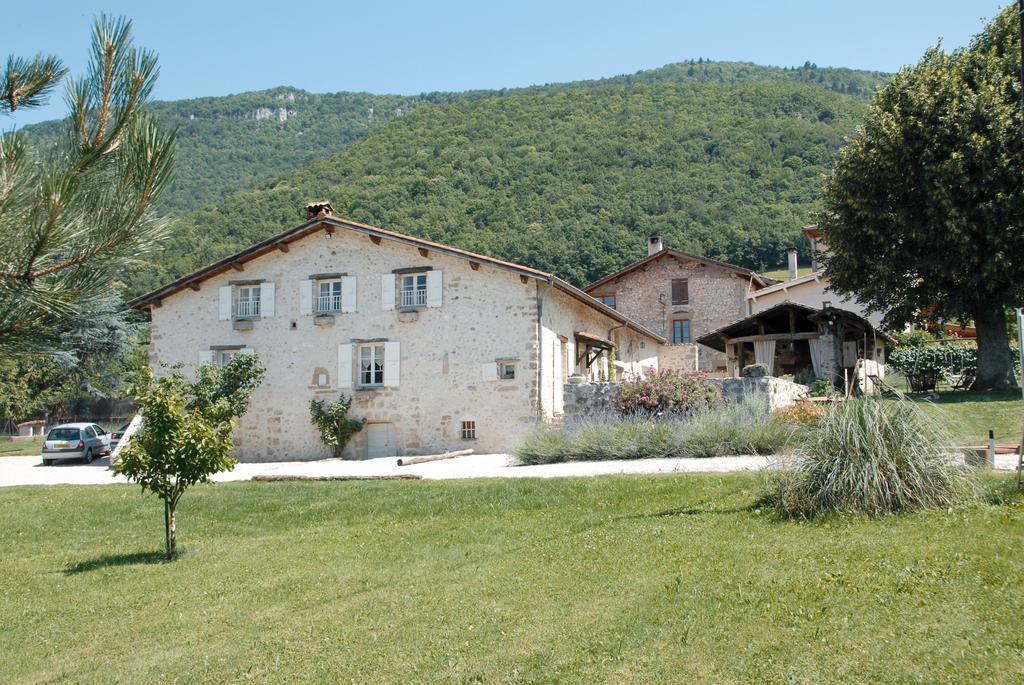 Bed and Breakfast L'Estapade Des Tourelons Сен-Жан-ан-Руаян Экстерьер фото