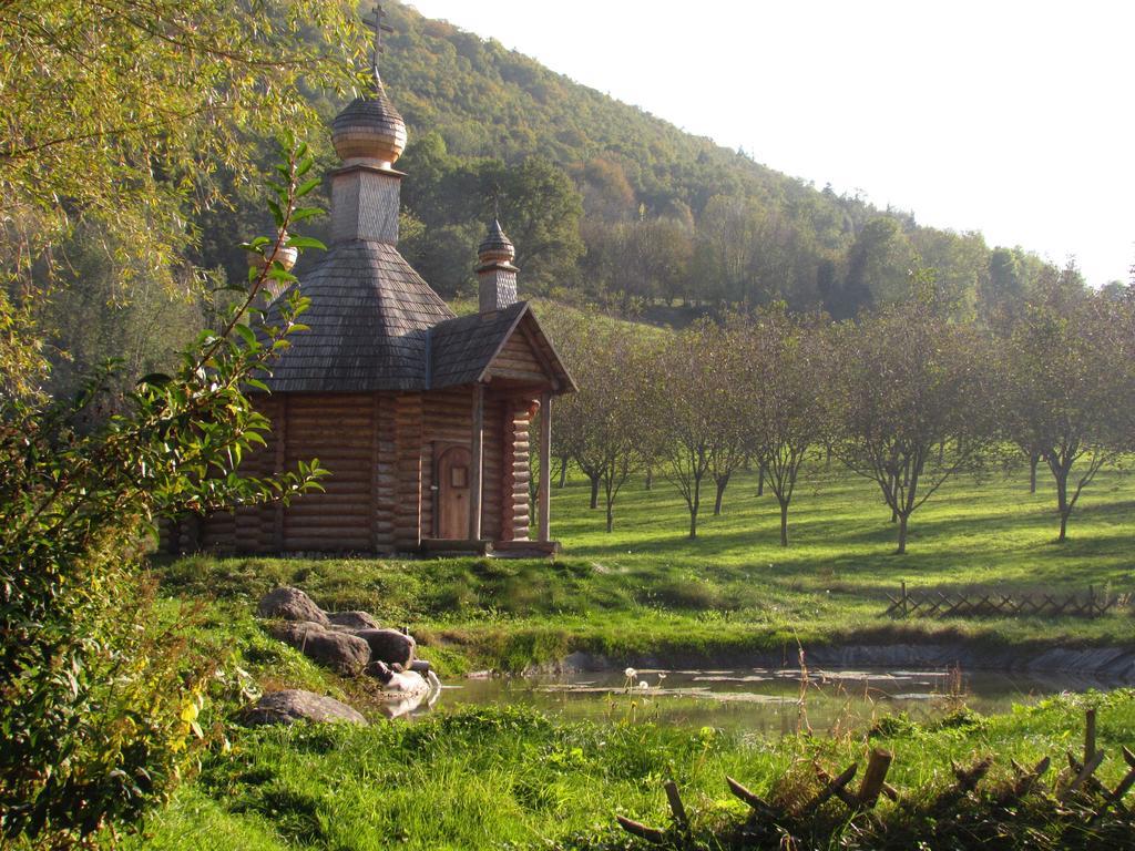 Bed and Breakfast L'Estapade Des Tourelons Сен-Жан-ан-Руаян Экстерьер фото
