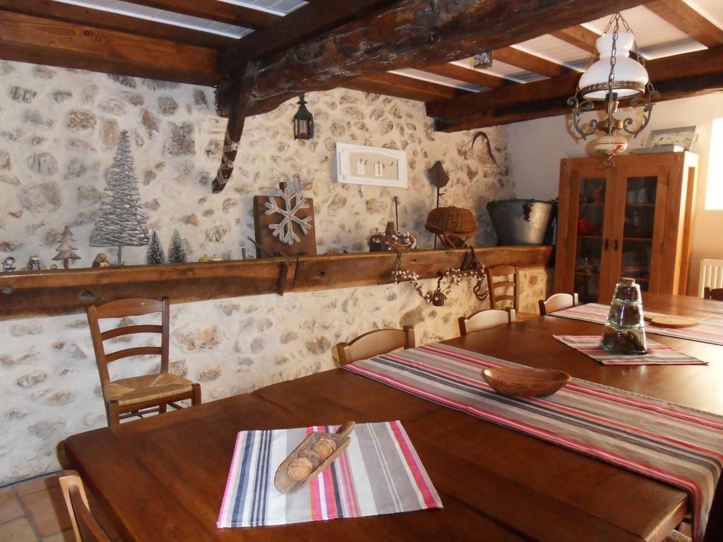 Bed and Breakfast L'Estapade Des Tourelons Сен-Жан-ан-Руаян Экстерьер фото