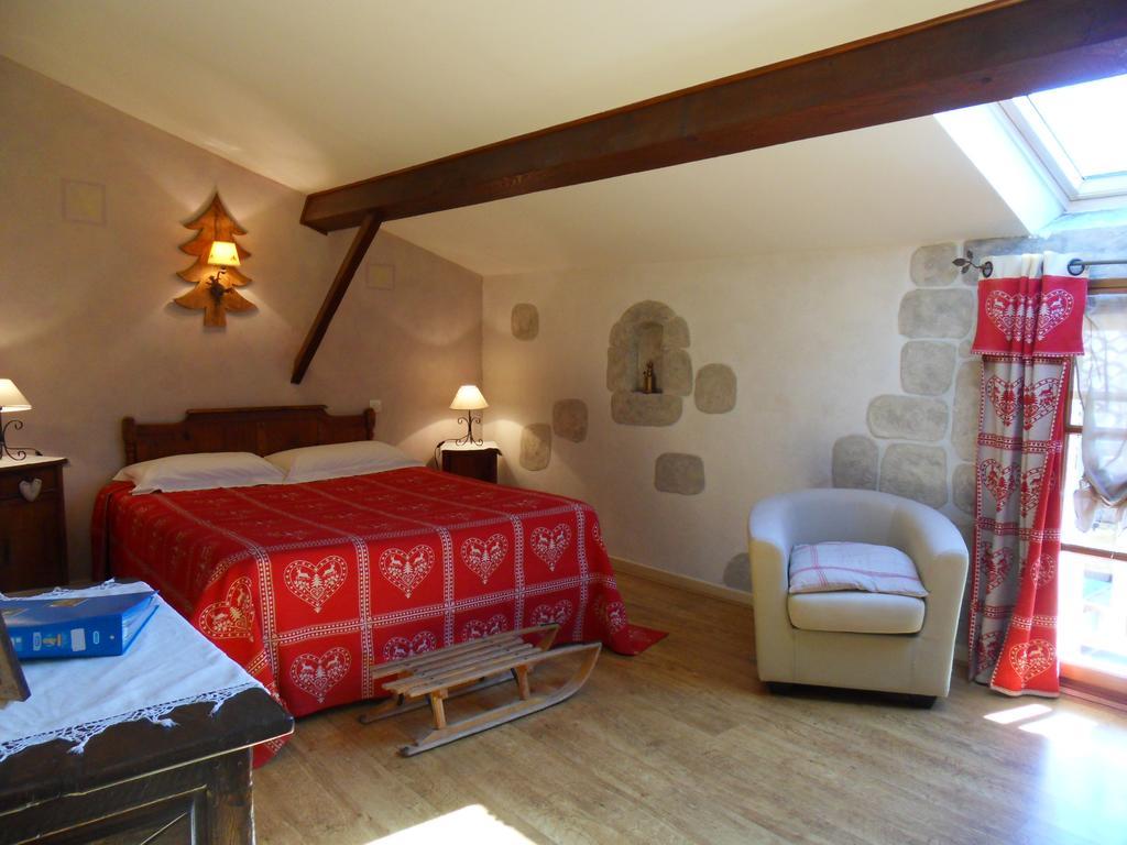 Bed and Breakfast L'Estapade Des Tourelons Сен-Жан-ан-Руаян Экстерьер фото